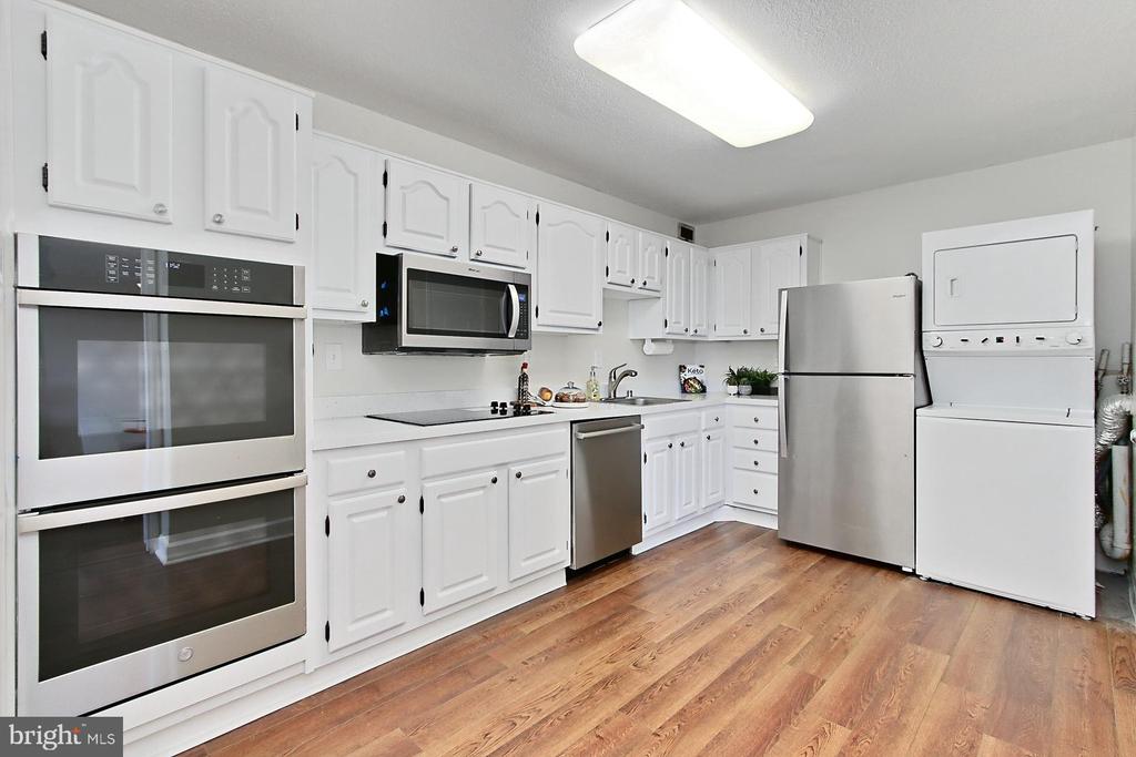 307 YOAKUM PARKWAY 1206