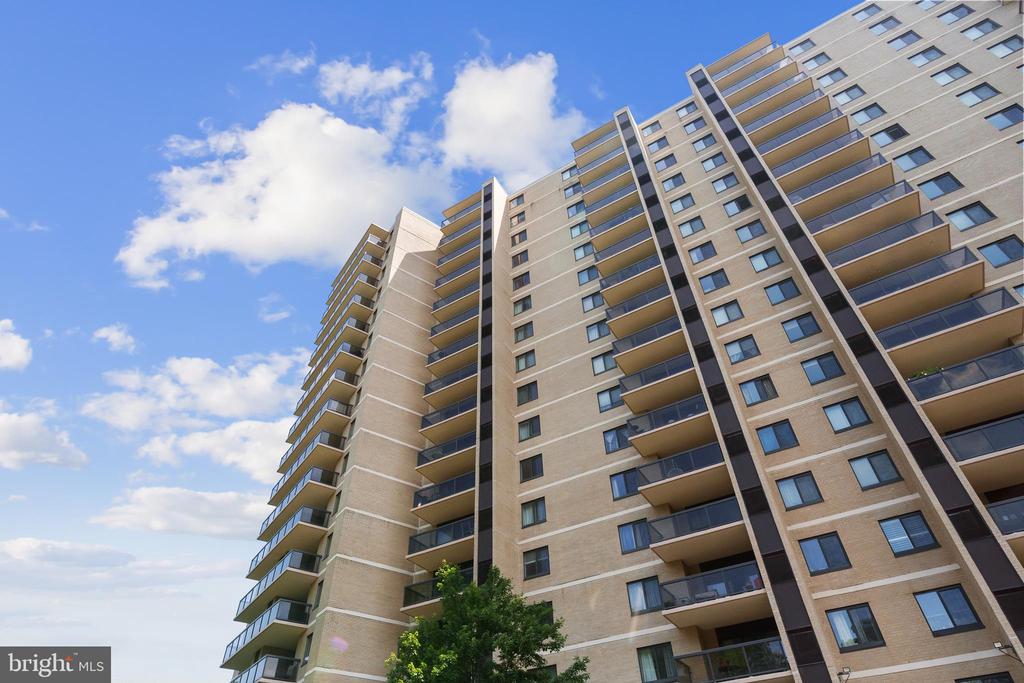 307 YOAKUM PARKWAY 1105