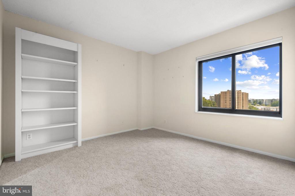 307 YOAKUM PARKWAY 1105