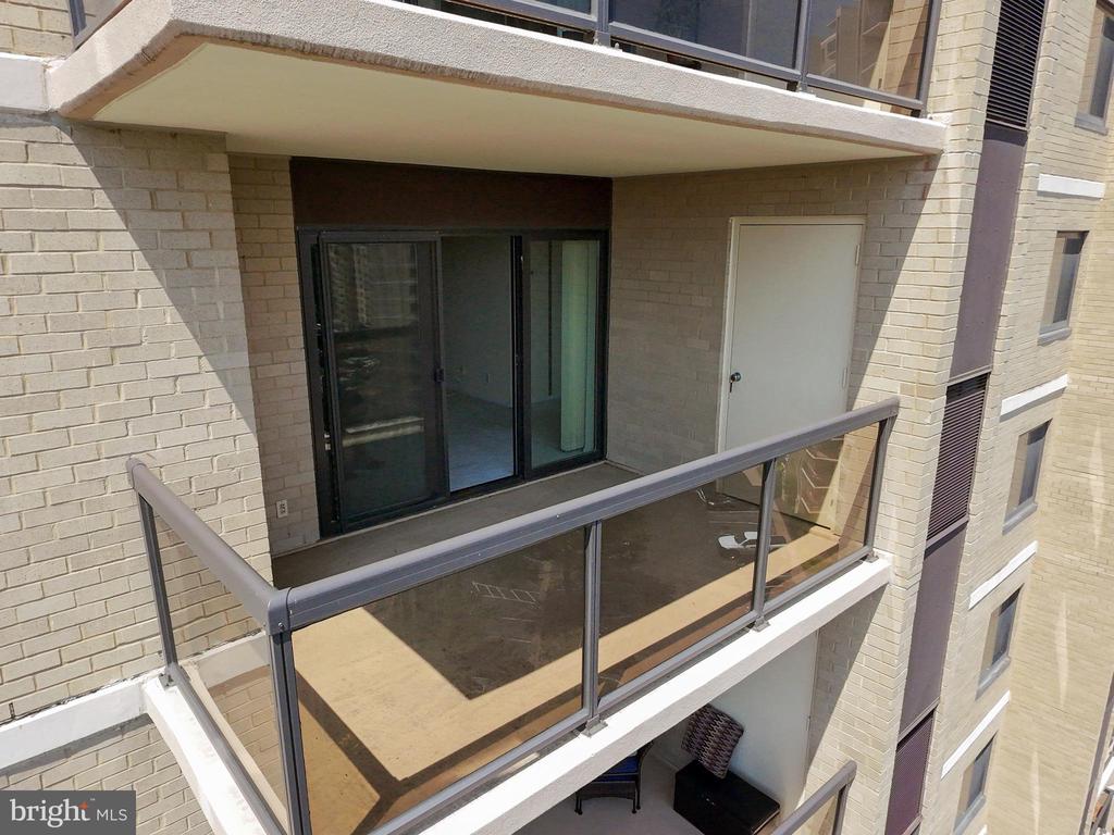 307 YOAKUM PARKWAY 1105