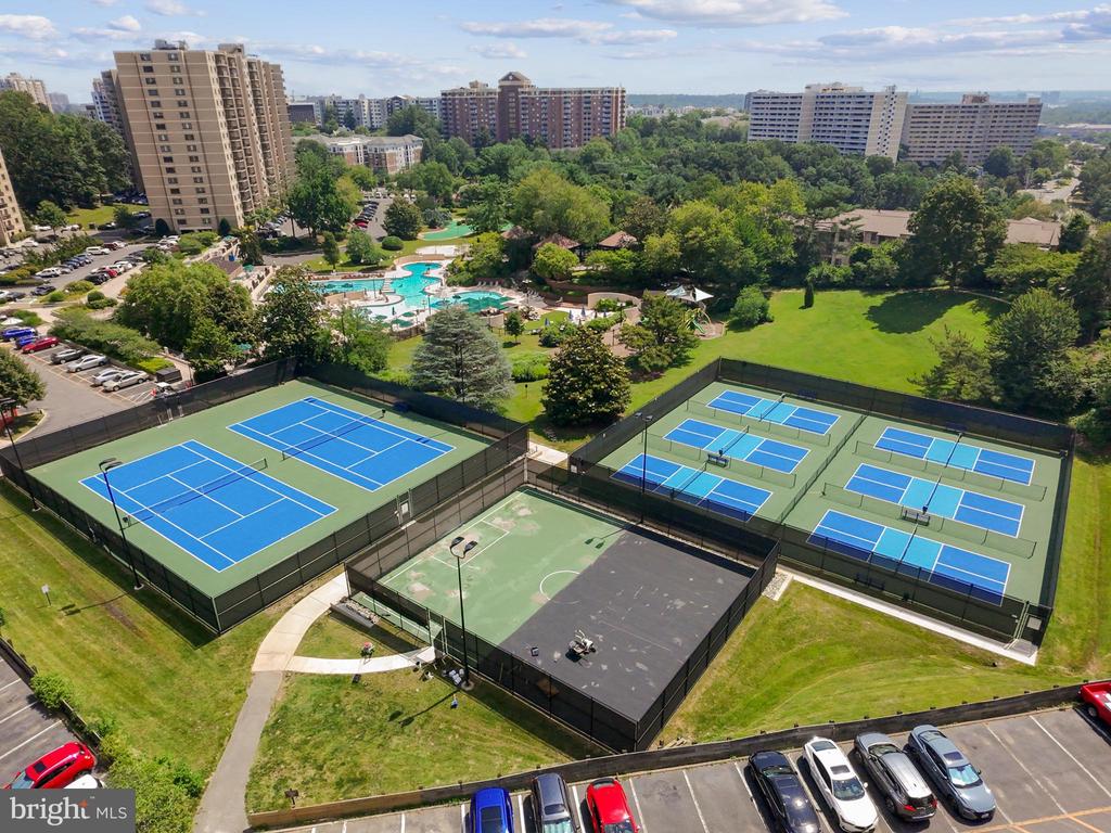 307 YOAKUM PARKWAY 1105