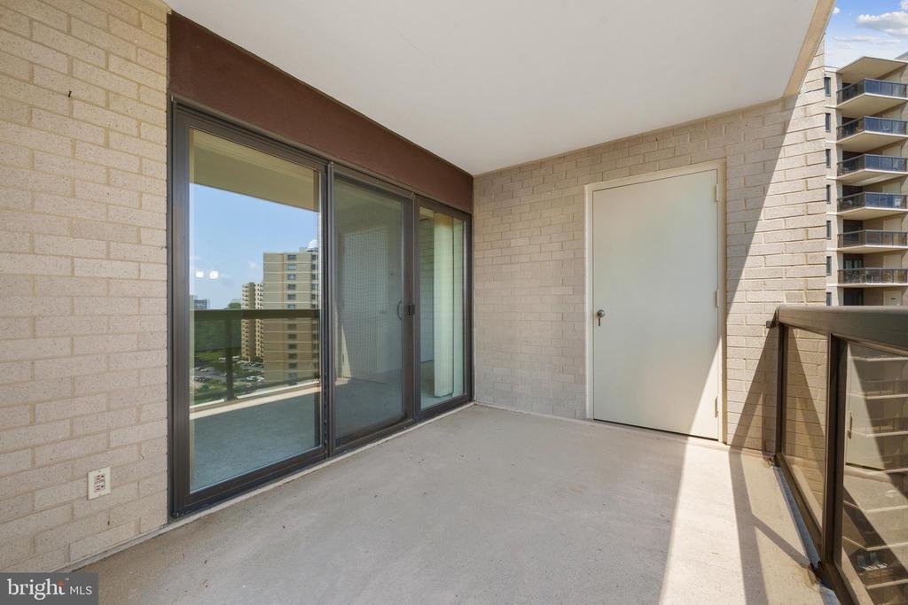 307 YOAKUM PARKWAY 1105