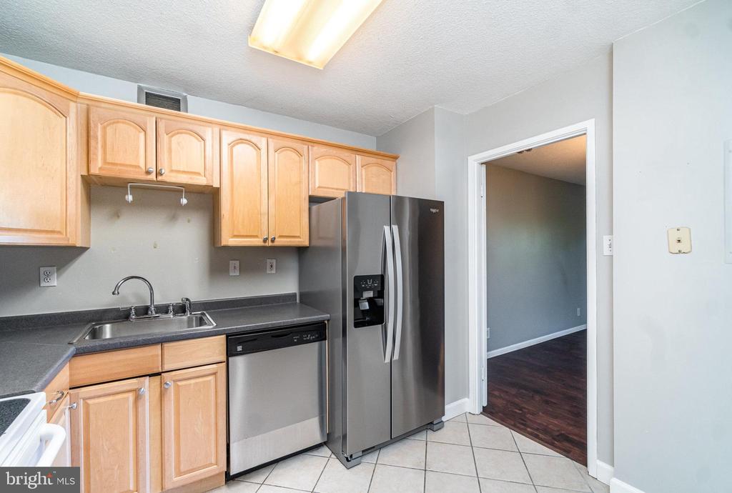 307 YOAKUM PARKWAY 716