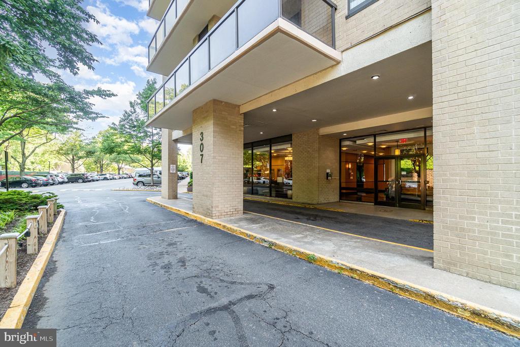 307 YOAKUM PARKWAY 716