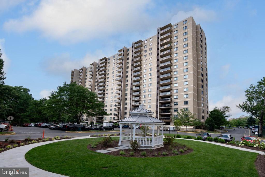 309 YOAKUM PARKWAY 503