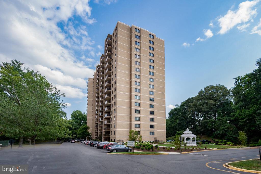309 YOAKUM PARKWAY 503