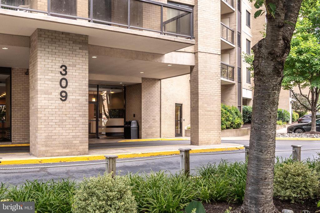309 YOAKUM PARKWAY 503