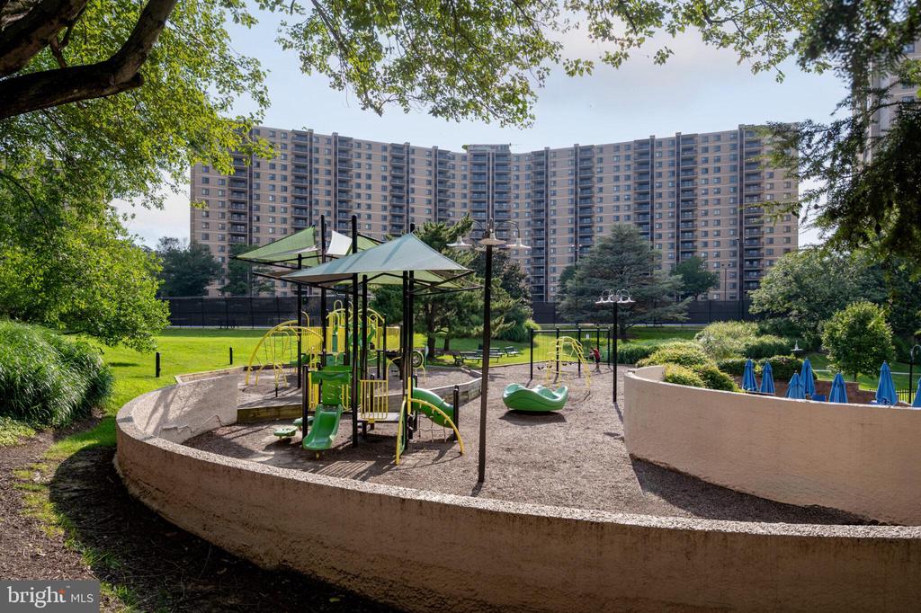309 YOAKUM PARKWAY 503