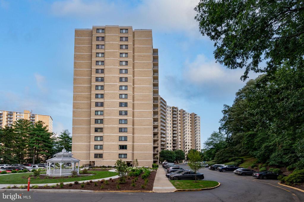 309 YOAKUM PARKWAY 503