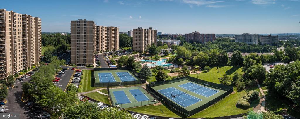 203 YOAKUM PARKWAY 215