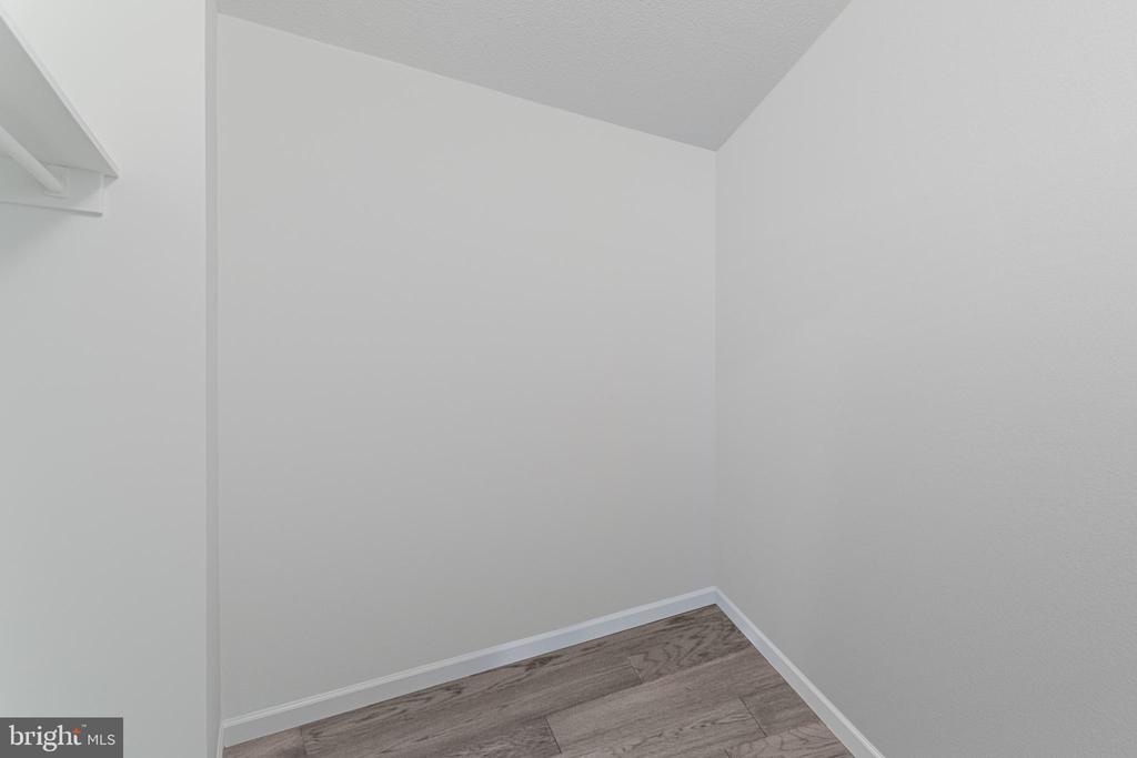 203 YOAKUM PARKWAY 215