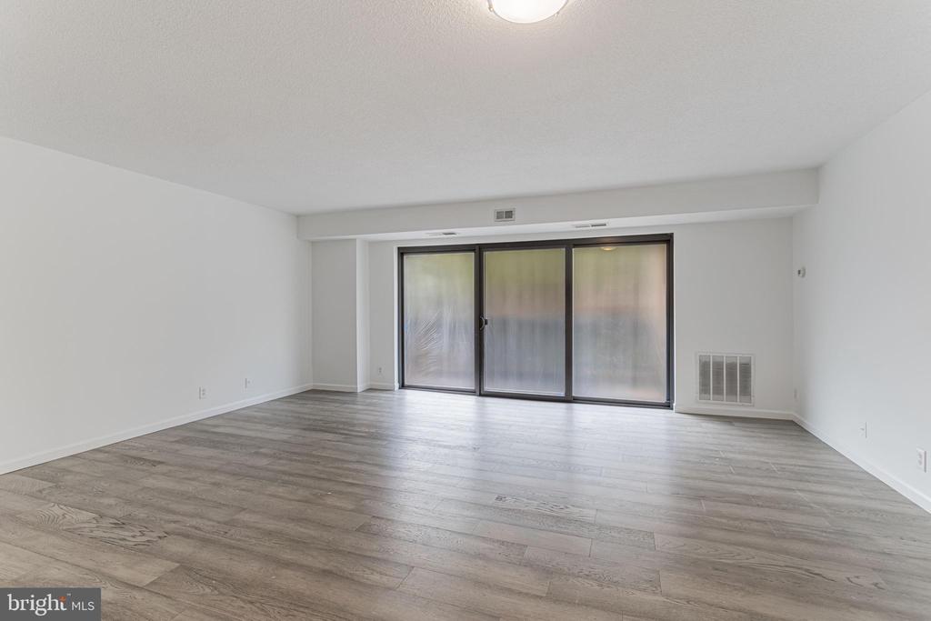 203 YOAKUM PARKWAY 215