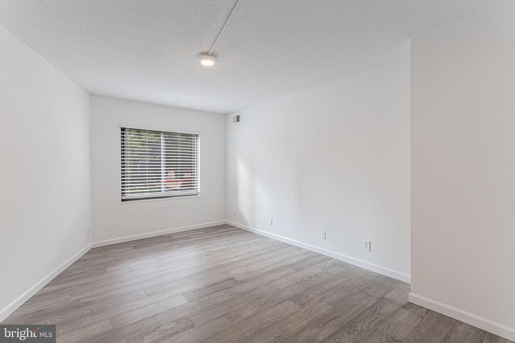 203 YOAKUM PARKWAY 215