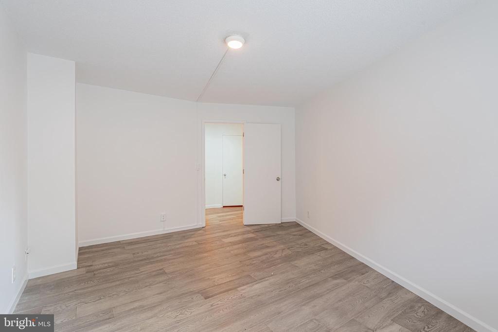 203 YOAKUM PARKWAY 215