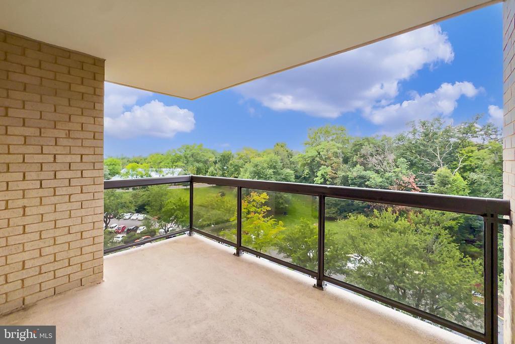 205 YOAKUM PARKWAY 822