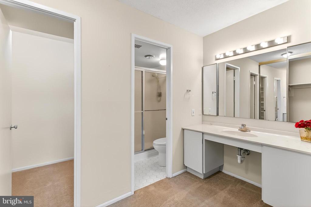 205 YOAKUM PARKWAY 822