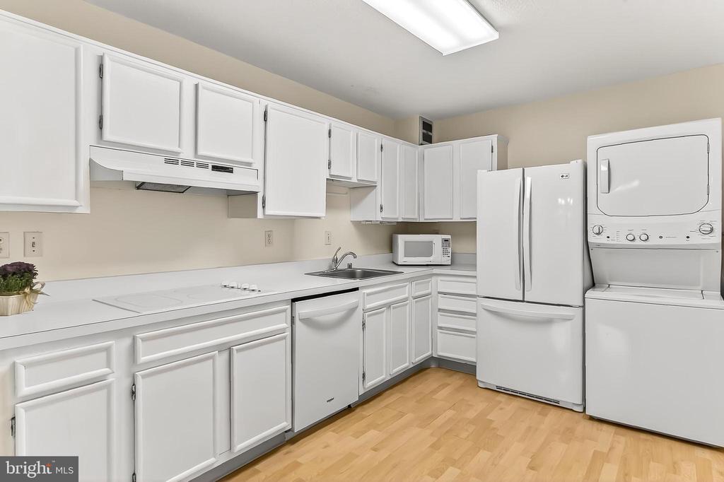 205 YOAKUM PARKWAY 822