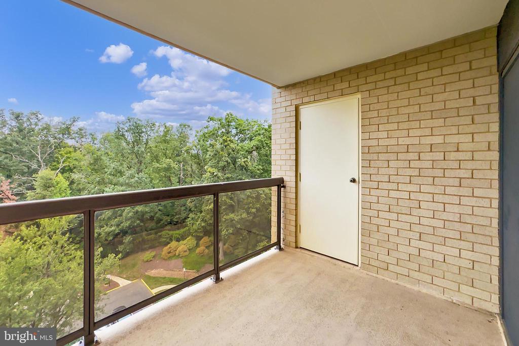 205 YOAKUM PARKWAY 822
