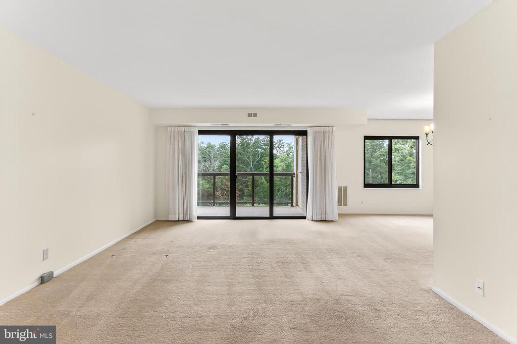 205 YOAKUM PARKWAY 822