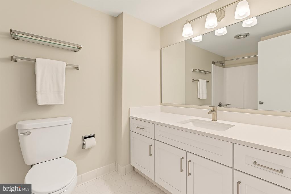 205 YOAKUM PARKWAY 822
