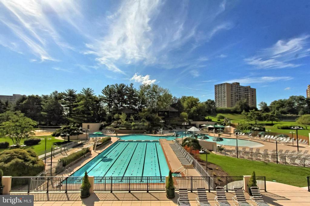 205 YOAKUM PARKWAY 822