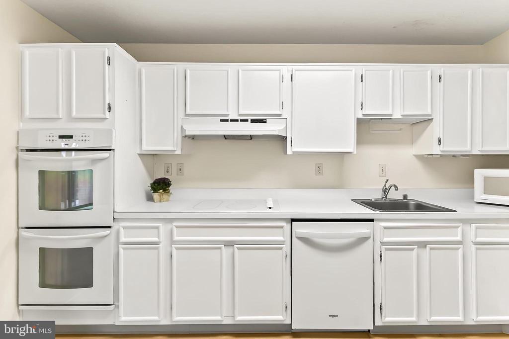 205 YOAKUM PARKWAY 822