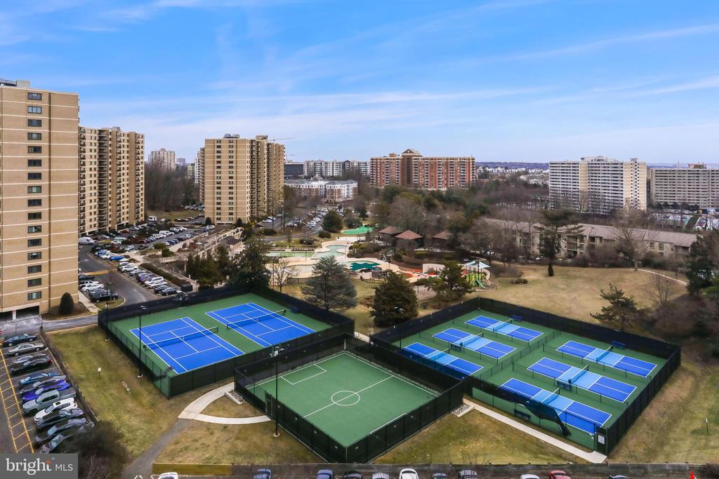 205 YOAKUM PARKWAY 822