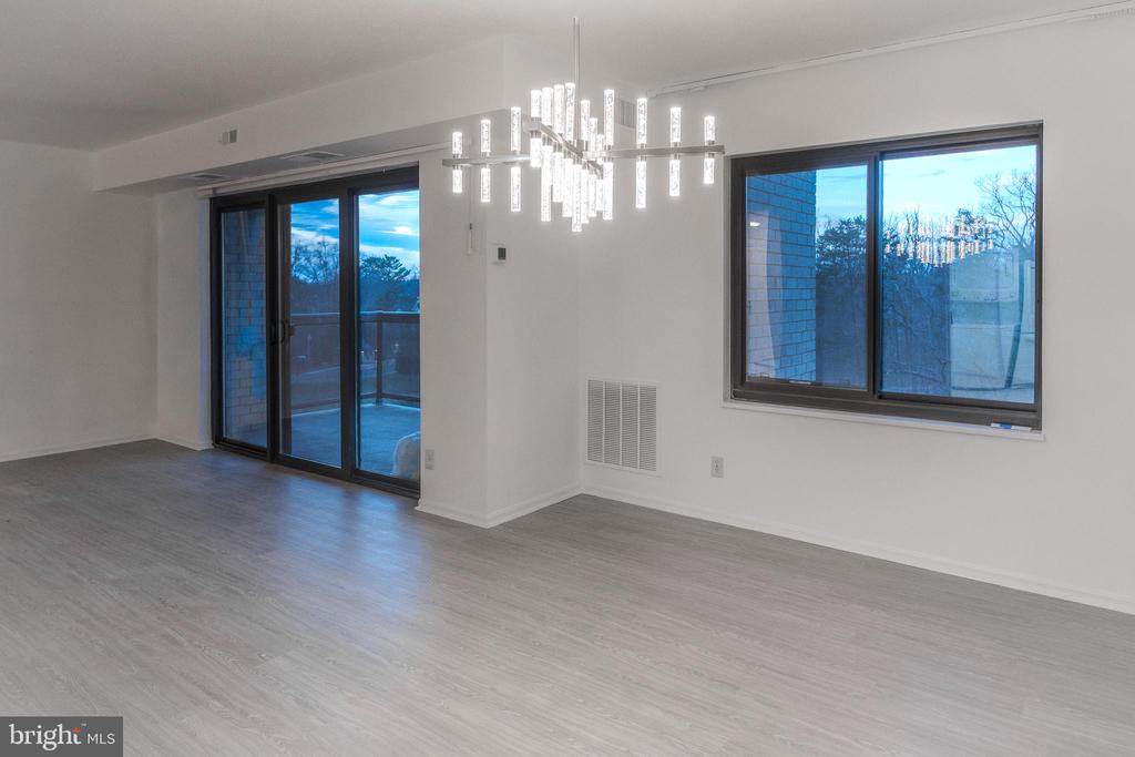 205 YOAKUM PARKWAY 822