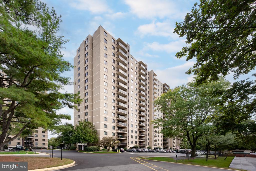 307 YOAKUM PARKWAY 1808