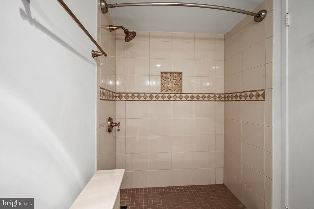307 YOAKUM PARKWAY 1808
