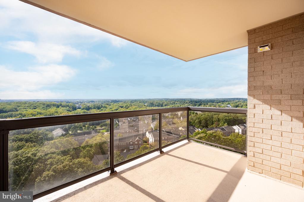 307 YOAKUM PARKWAY 1808