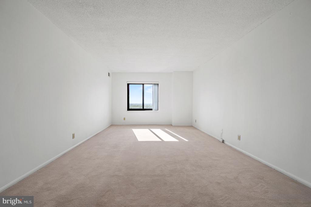 307 YOAKUM PARKWAY 1808