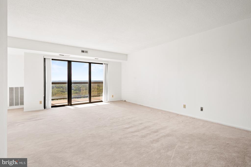 307 YOAKUM PARKWAY 1808
