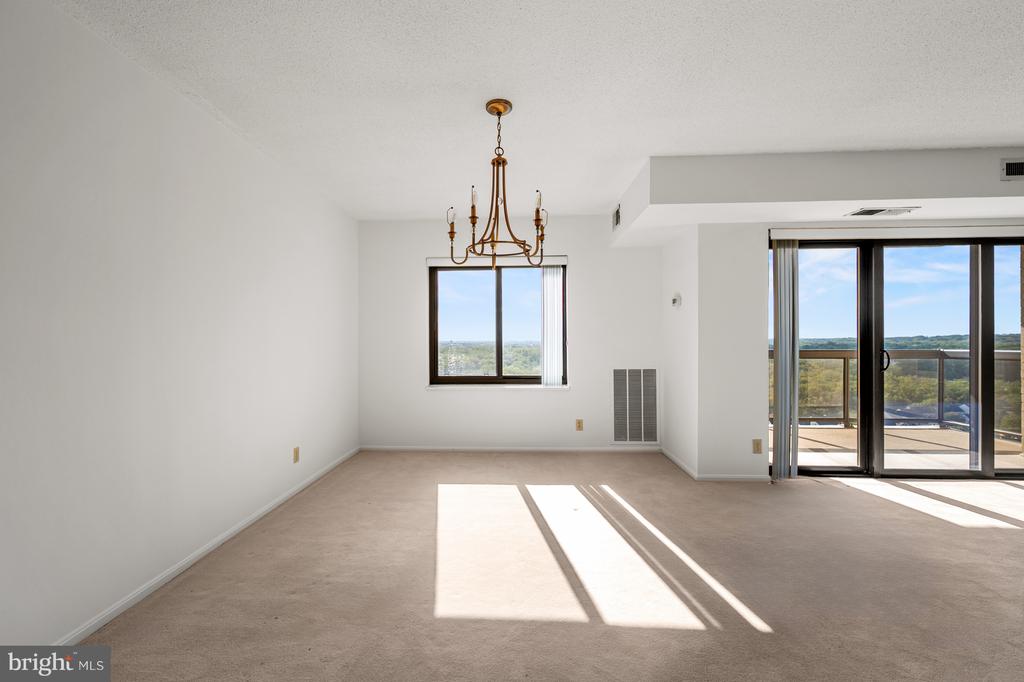 307 YOAKUM PARKWAY 1808