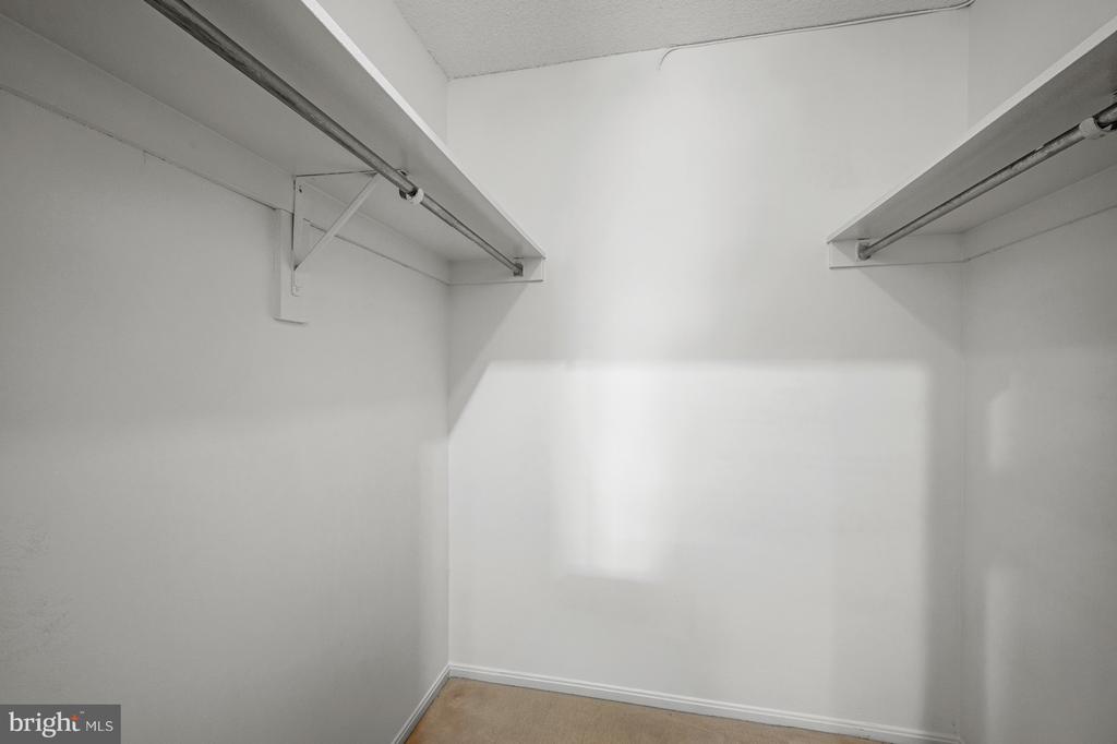 307 YOAKUM PARKWAY 1808