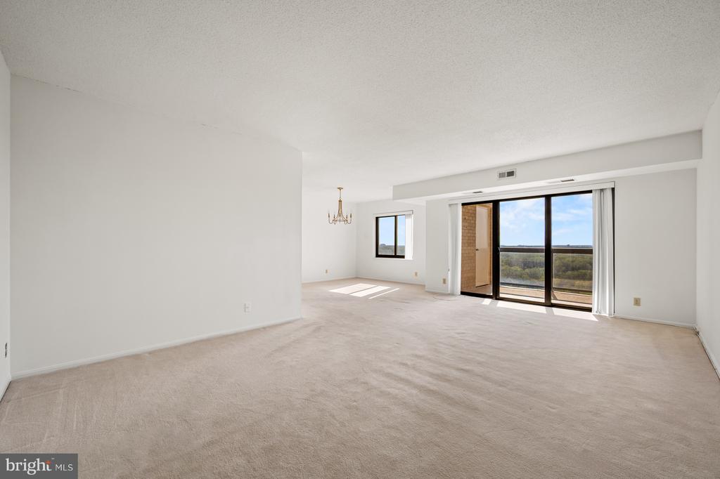 307 YOAKUM PARKWAY 1808