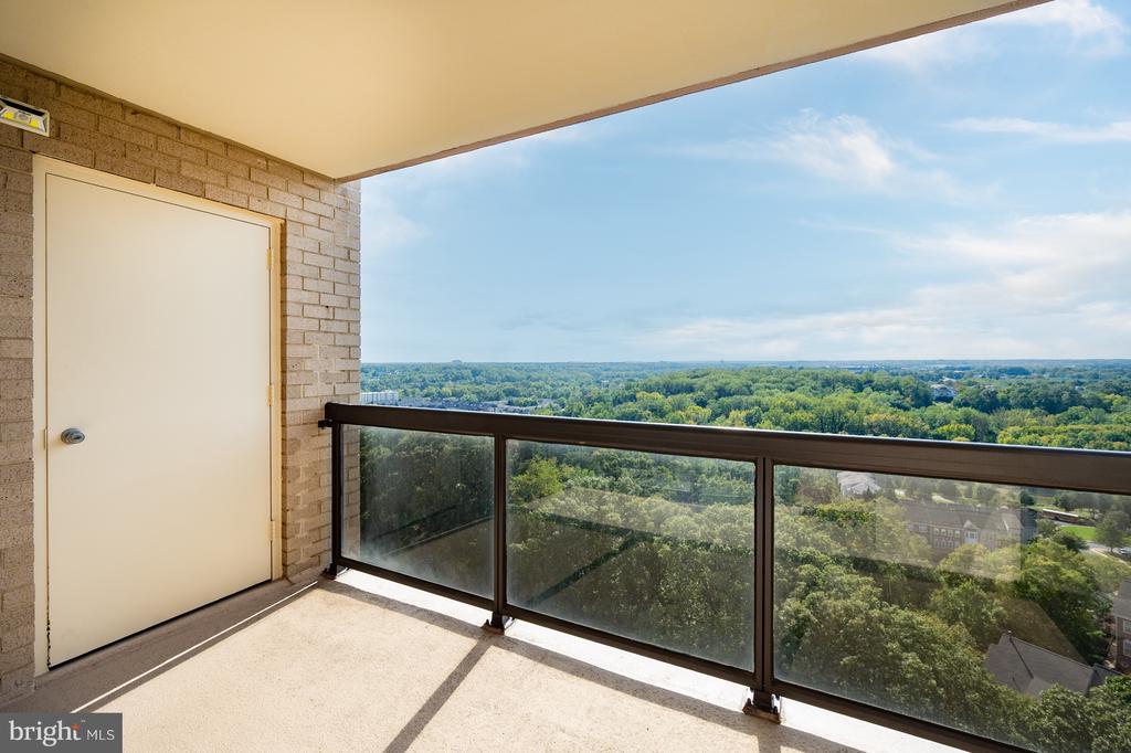 307 YOAKUM PARKWAY 1808