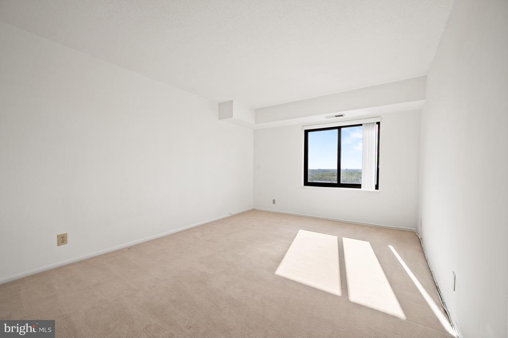 307 YOAKUM PARKWAY 1808