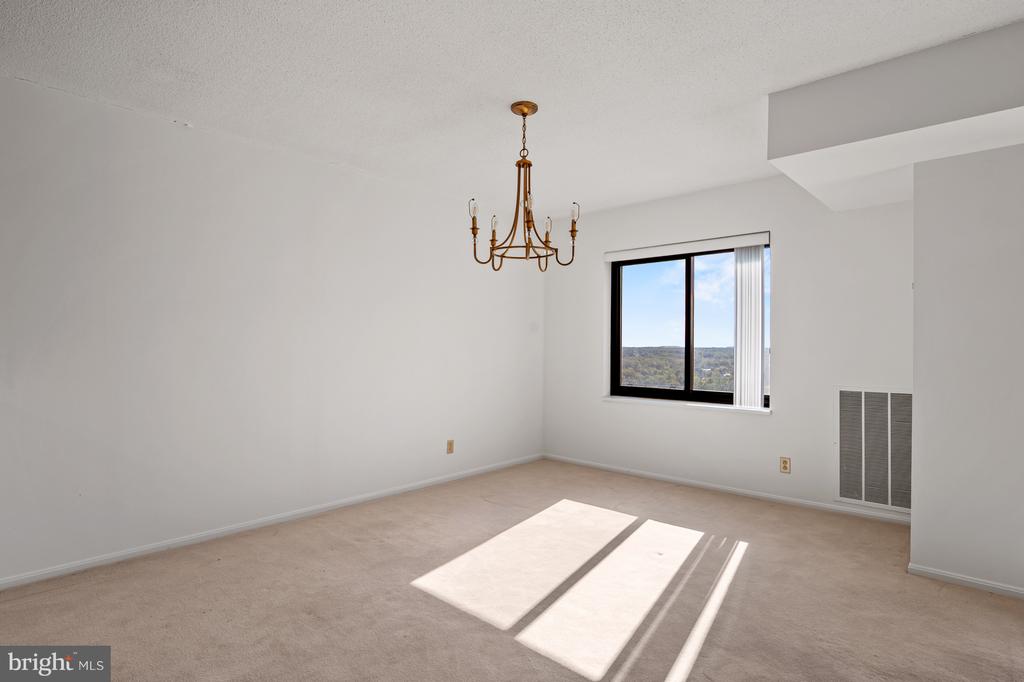 307 YOAKUM PARKWAY 1808