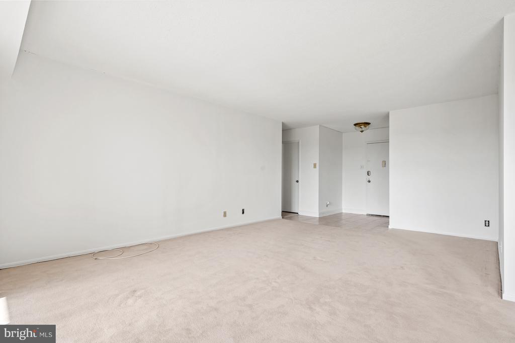 307 YOAKUM PARKWAY 1808