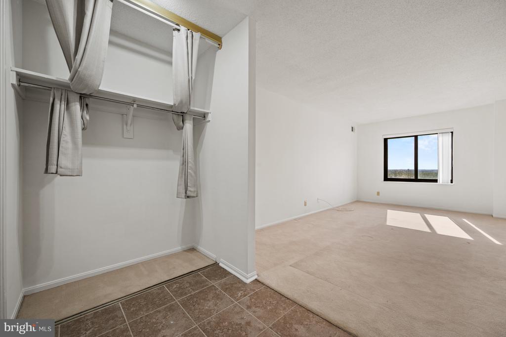 307 YOAKUM PARKWAY 1808