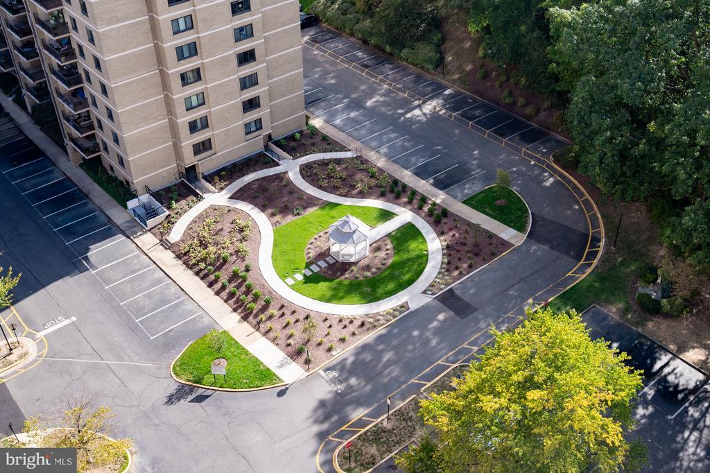 307 YOAKUM PARKWAY 1808