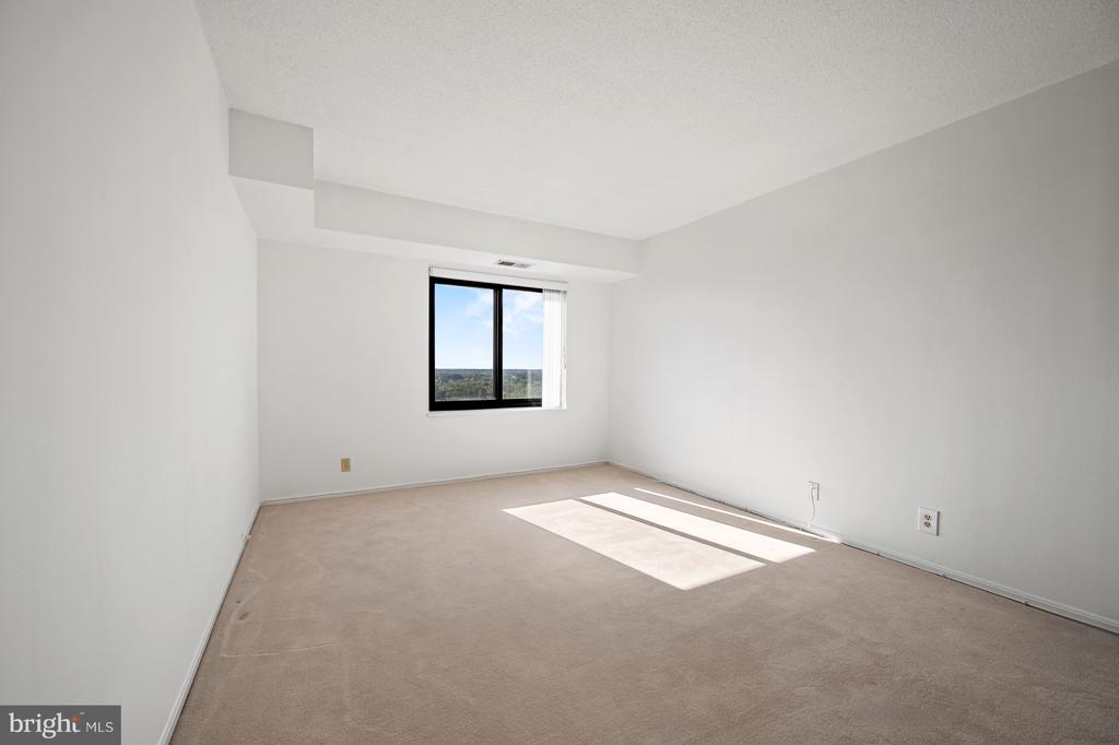 307 YOAKUM PARKWAY 1808