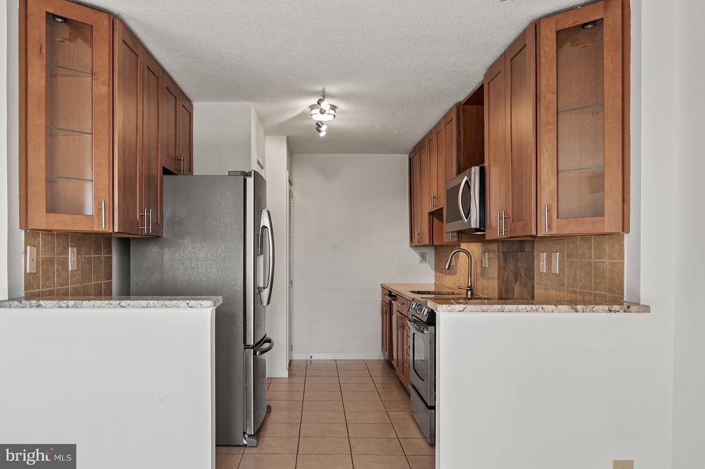 307 YOAKUM PARKWAY 1808