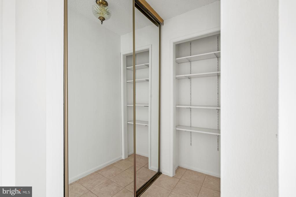 307 YOAKUM PARKWAY 1808