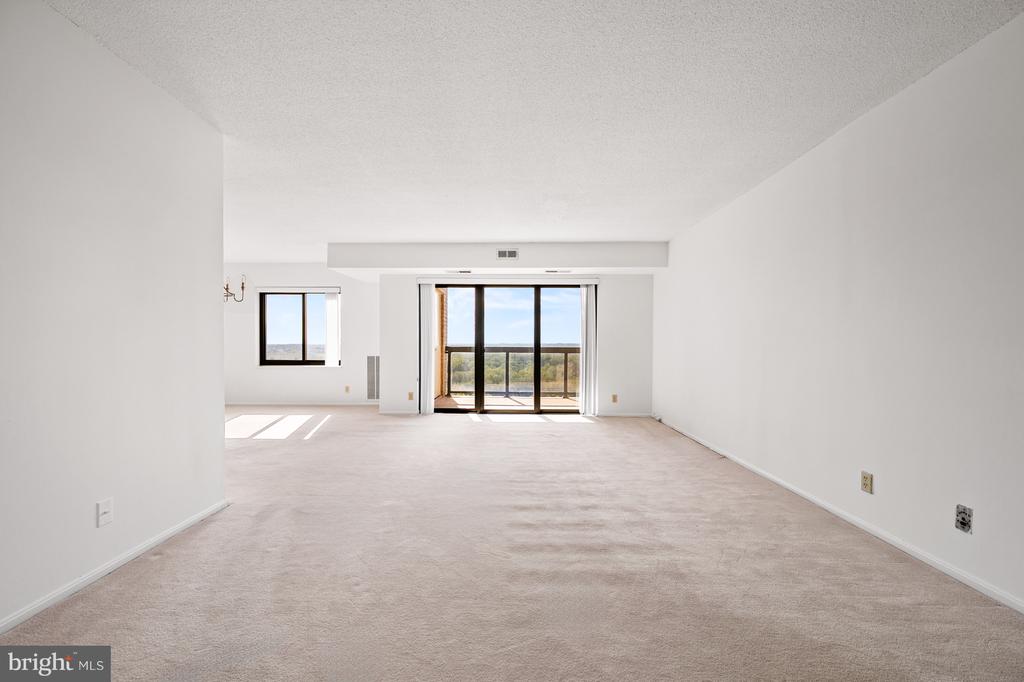 307 YOAKUM PARKWAY 1808