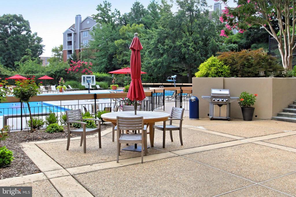 5500 HOLMES RUN PARKWAY 210