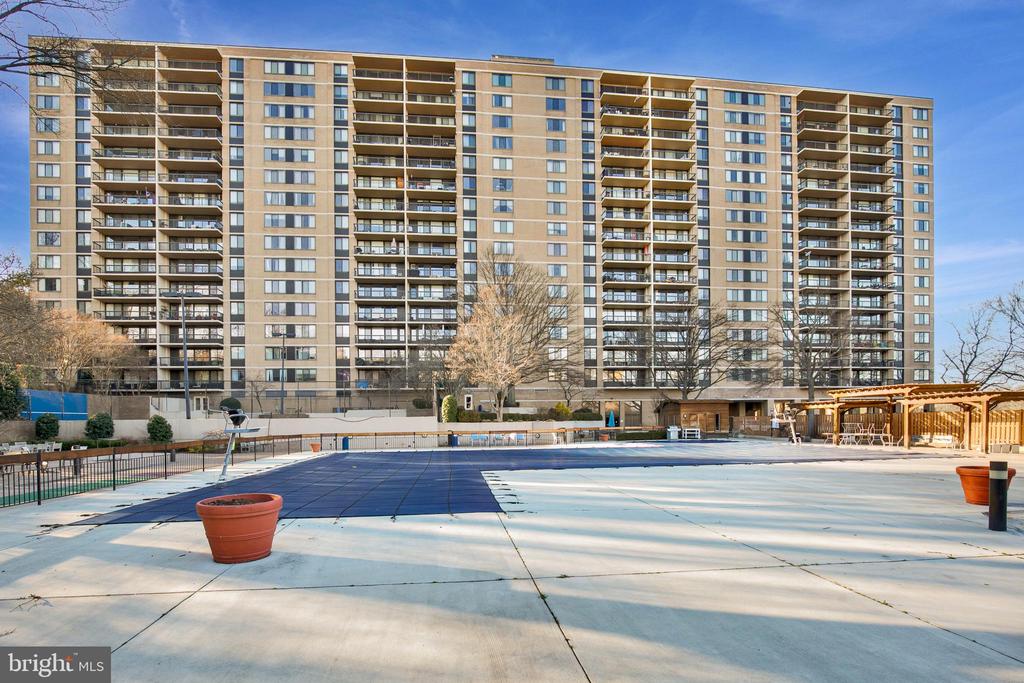 5500 HOLMES RUN PARKWAY 703