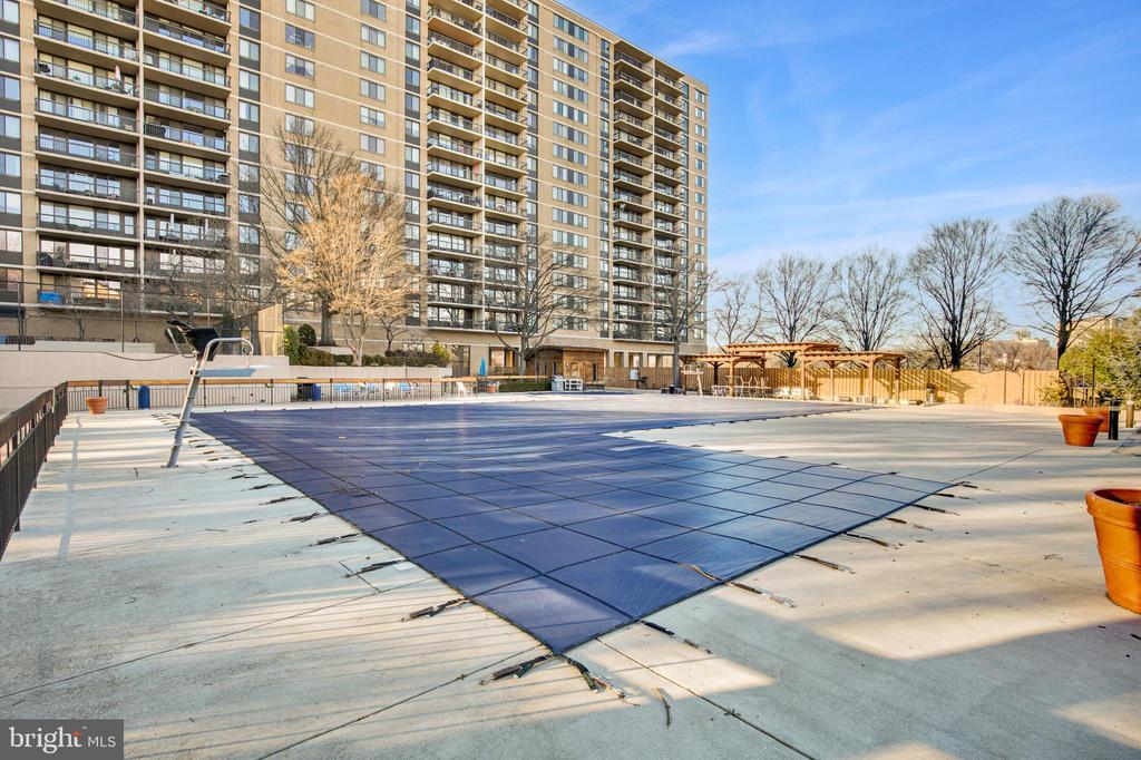 5500 HOLMES RUN PARKWAY 703