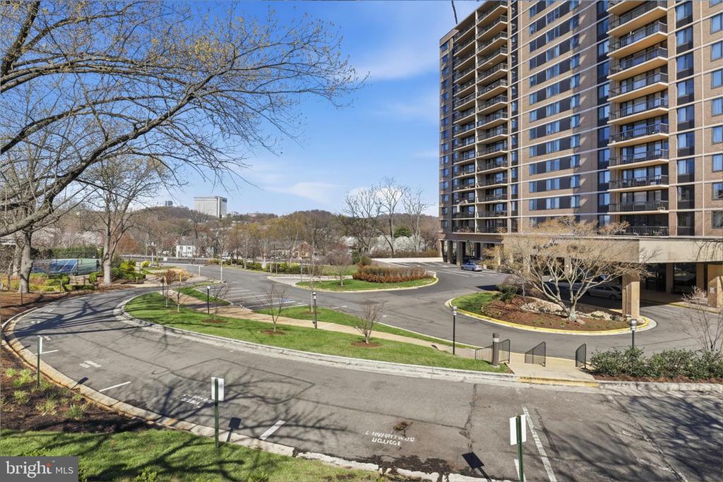 5500 HOLMES RUN PARKWAY 703